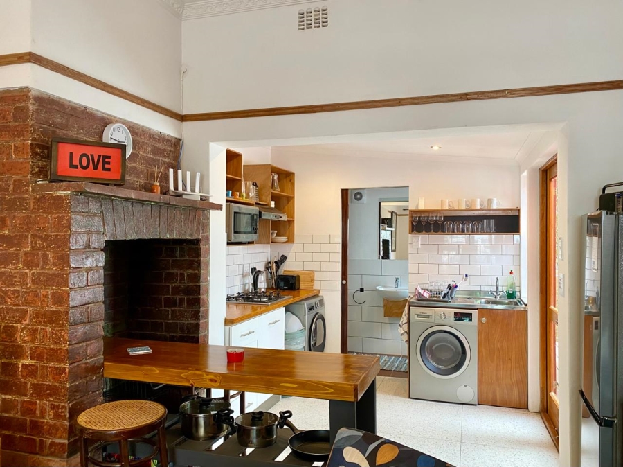 2 Bedroom Property for Sale in Vredehoek Western Cape